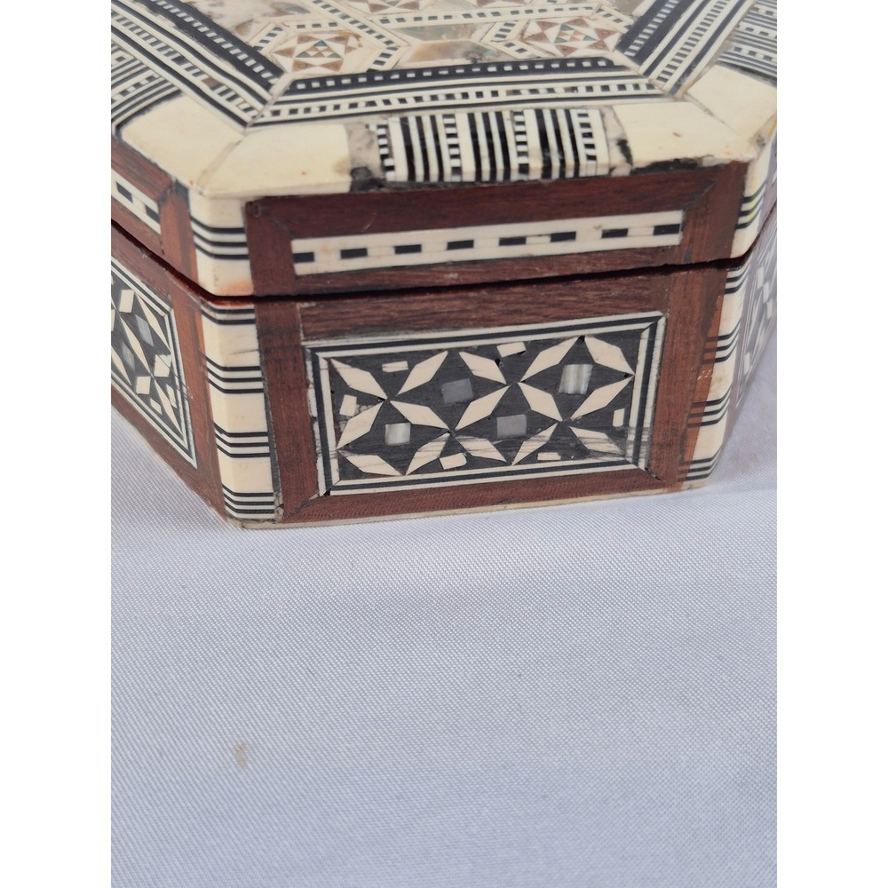 Jerusalem Holy Land Olive Wood Mother of Pearl Inlay Hexagon Trinket Jewelry Box - Picture 3 of 9